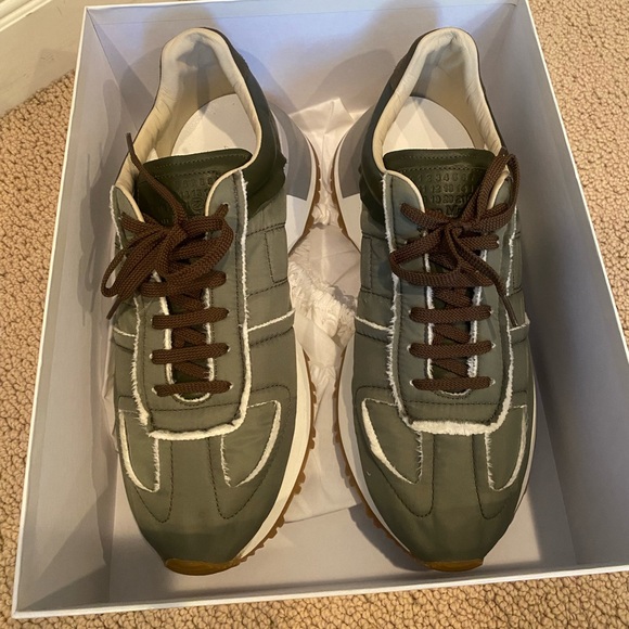 Maison Margiela 50-50 Sneakers in Olive - Picture 8 of 10